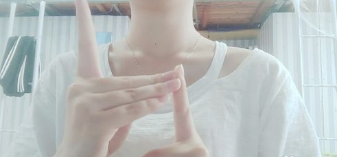 抖音手指舞音樂叫什么 抖音愛心手指舞教程慢動(dòng)作